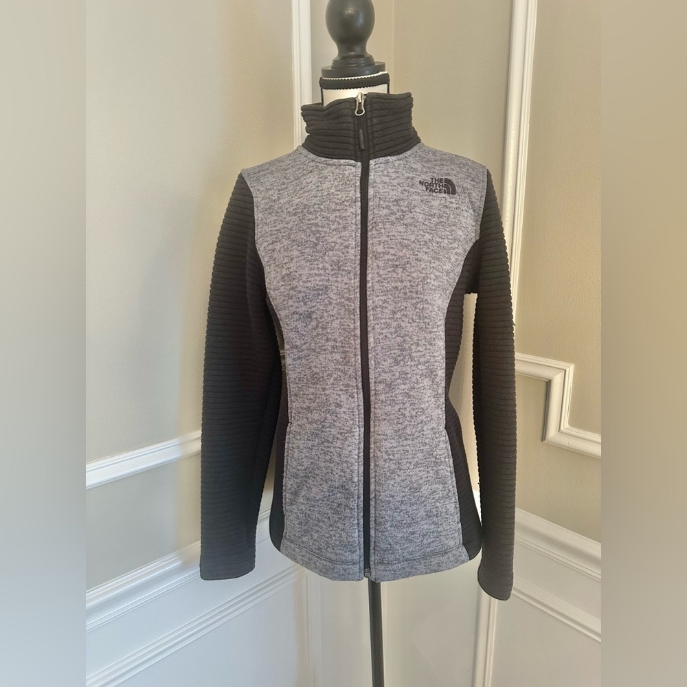 Great Condition! North Face Zip Up Jacket. Women’s Size Small